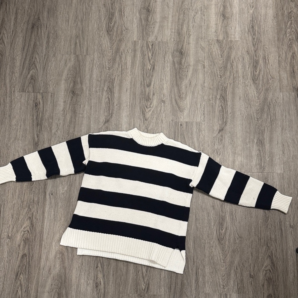 Striped Black and White Women's Sweater
